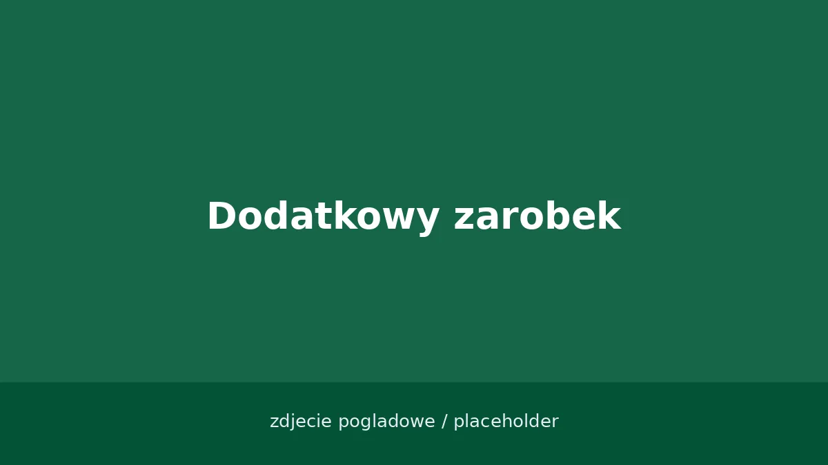 Osoba pracująca zdalnie z domu przy komputerze